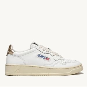 AUTRY Medalist Leather Low Sneakers In White & Gold Size 42 US 9